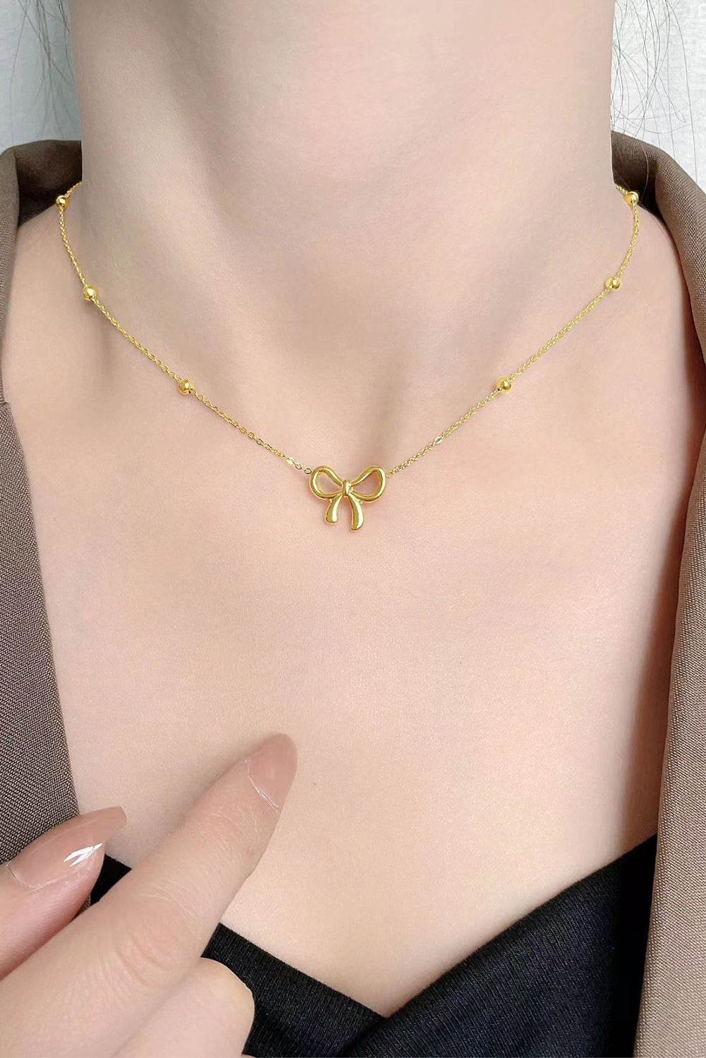 Gold Bowknot Pendant Necklace